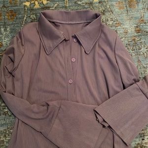 NWOT Mid waist purple/mauve long sleeve button up top with cuff size S/M